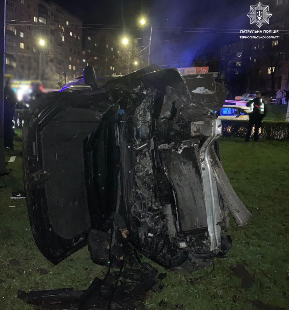Новини Тернополя - фото з У передвеликодню ніч в Тернополі перекинулась Audi, є постраждалі