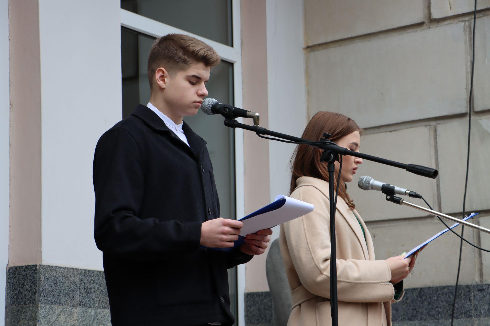 Новини Тернополя - фото з Вшанували Героя: у Тернополі відкрили меморіальну таблицю Роману Стецюку (РЕПОРТАЖ)