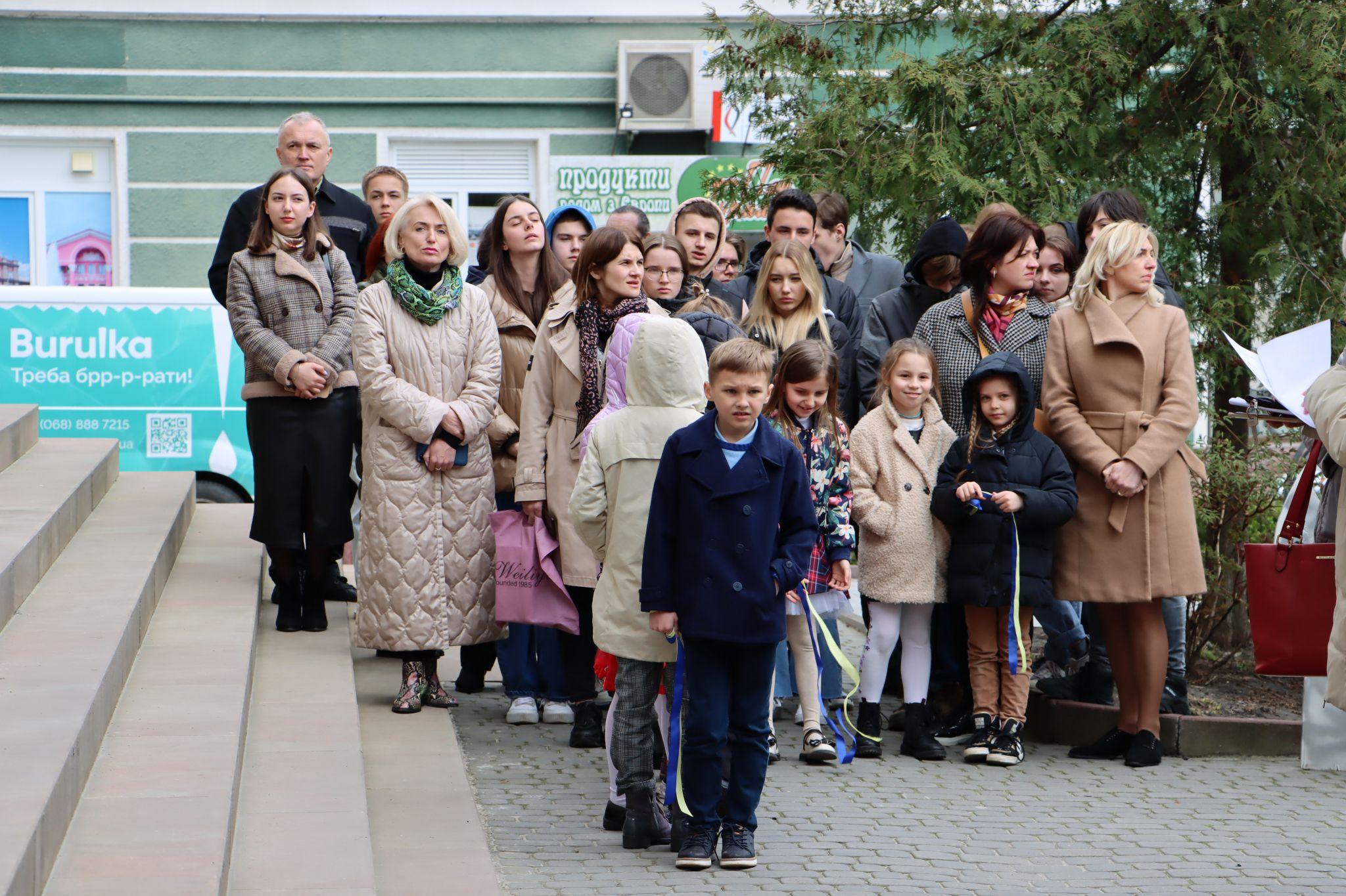 Новини Тернополя - фото з Вшанували Героя: у Тернополі відкрили меморіальну таблицю Роману Стецюку (РЕПОРТАЖ)