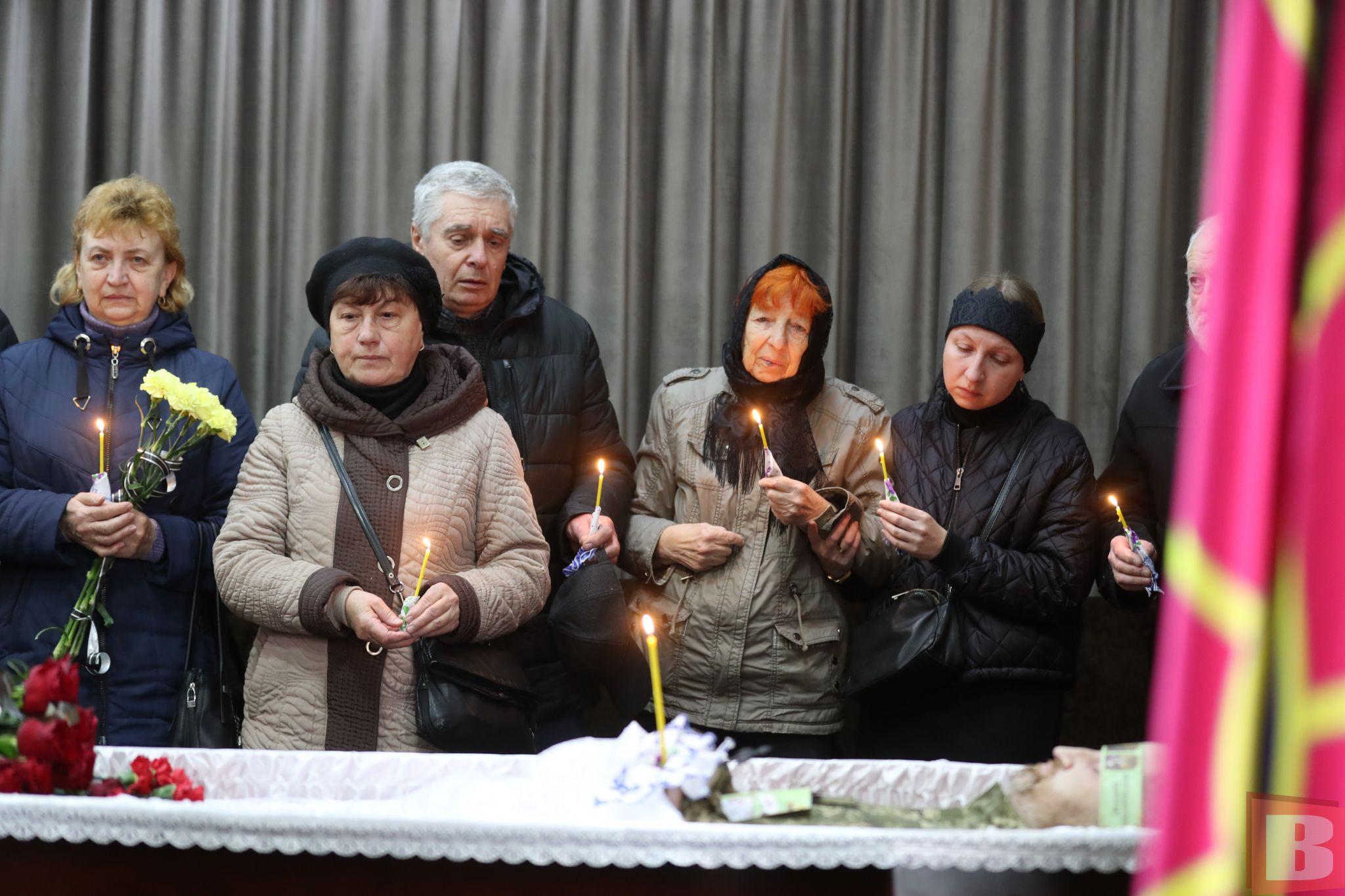 Новини Хмельницького - фото з Залишилися батьки та сестра: попрощалися з хмельничанином Юрієм Іванишиним