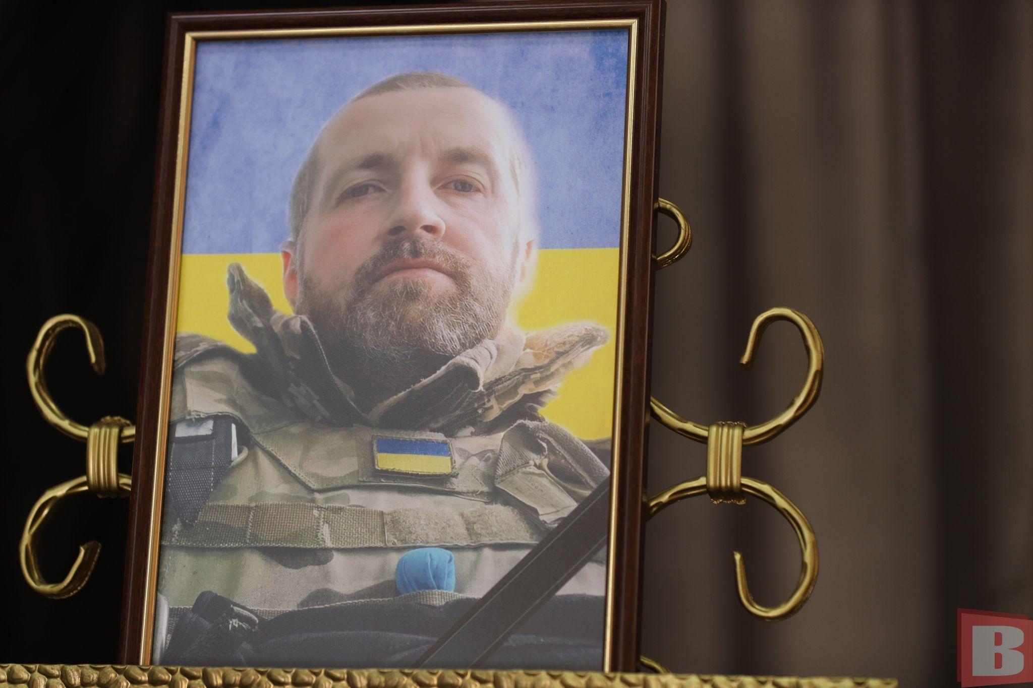 Новини Хмельницького - фото з Залишилися батьки та сестра: попрощалися з хмельничанином Юрієм Іванишиним