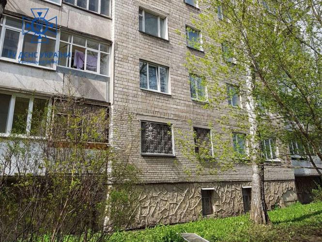 Новини Вінниці - фото з На Стеценка з шостого поверху випала маленька дитина. В якому вона стані?