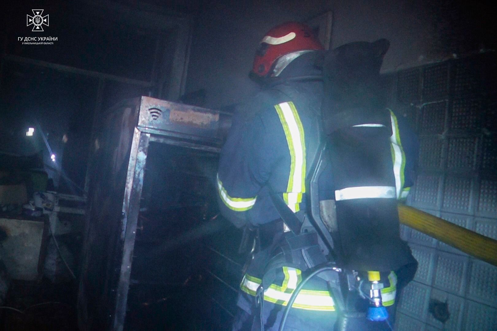 Новини Хмельницького - фото з Пожежа на Зарічанській: горів корпус політехнічного коледжу