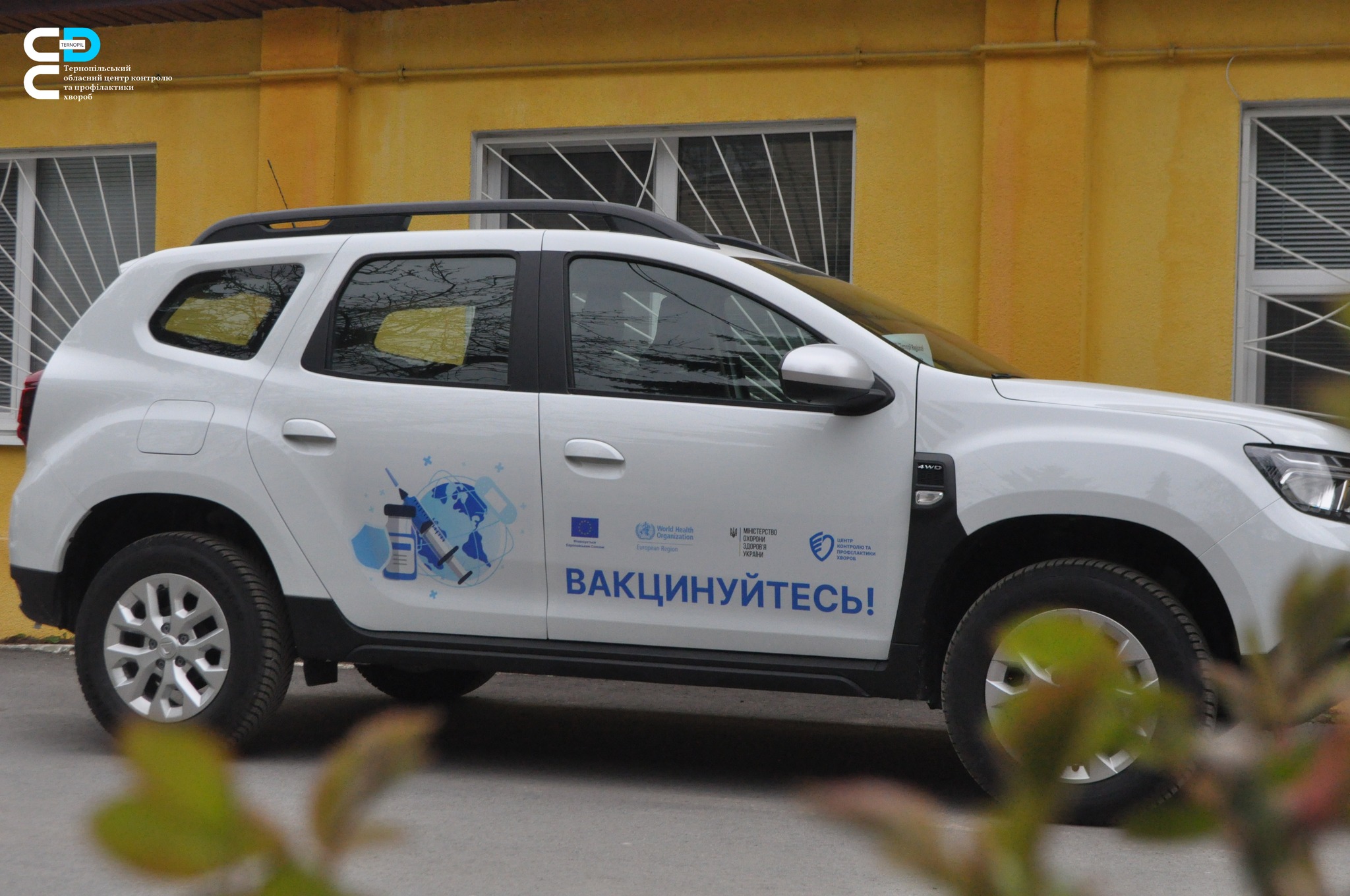 На зображенні може бути: джип та автомобіль