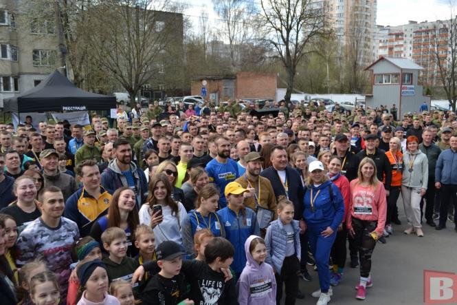 Новини Хмельницького - фото з До благодійного забігу на Прибузькій долучилось майже півтори тисячі людей (ФОТОРЕПОРТАЖ)