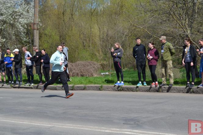 Новини Хмельницького - фото з До благодійного забігу на Прибузькій долучилось майже півтори тисячі людей (ФОТОРЕПОРТАЖ)
