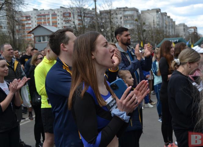 Новини Хмельницького - фото з До благодійного забігу на Прибузькій долучилось майже півтори тисячі людей (ФОТОРЕПОРТАЖ)