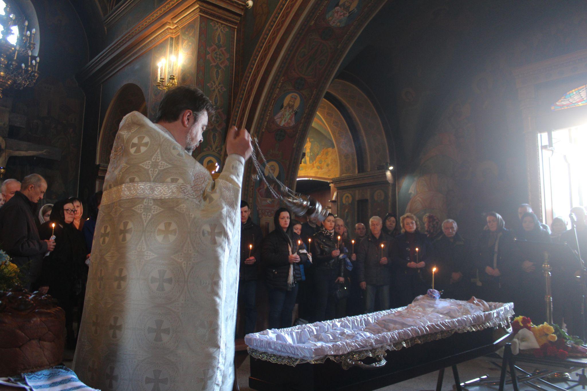 Новини Вінниці - фото з «На Великдень він ще говорив з доньками». Вінниця попрощалася з воїном Дмитром Каганюком