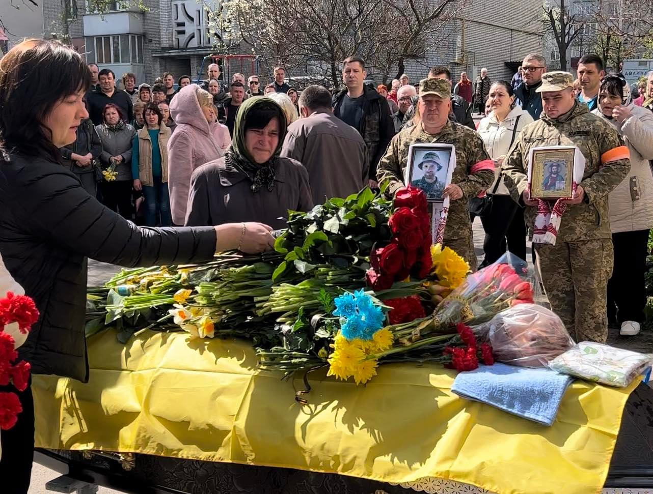 Новини Вінниці - фото з Чотири місяці рідні шукали тіло. У Вінницю на щиті повернувся Герой Юрій Колот