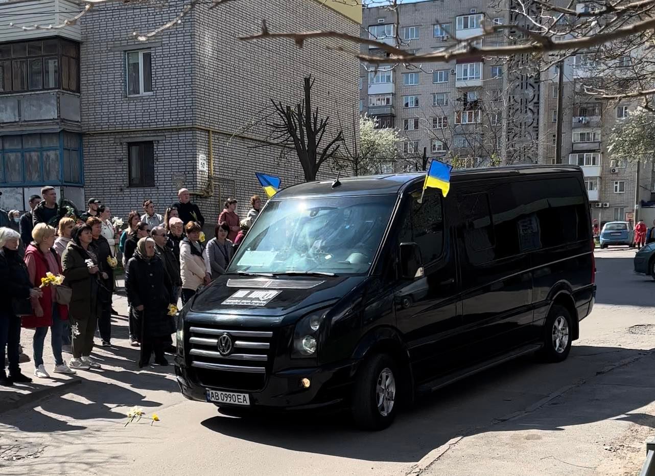 Новини Вінниці - фото з Чотири місяці рідні шукали тіло. У Вінницю на щиті повернувся Герой Юрій Колот