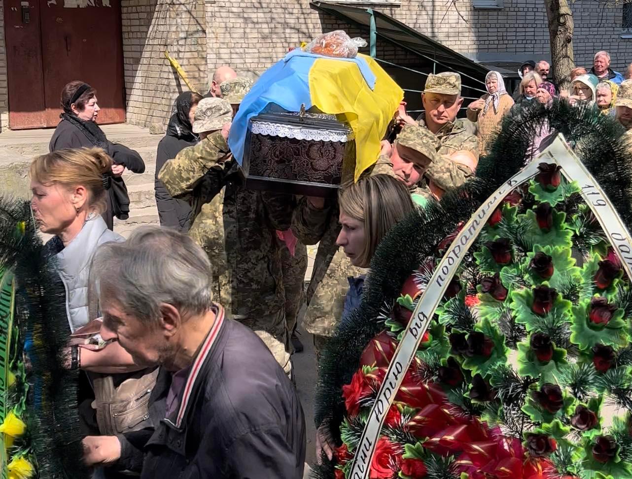 Новини Вінниці - фото з Чотири місяці рідні шукали тіло. У Вінницю на щиті повернувся Герой Юрій Колот