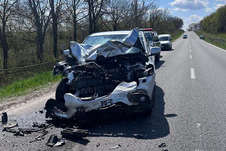 Новини Тернополя - фото з Аварійні вихідні на Тернопільщині: 5 автопригод, 8 постраждалих