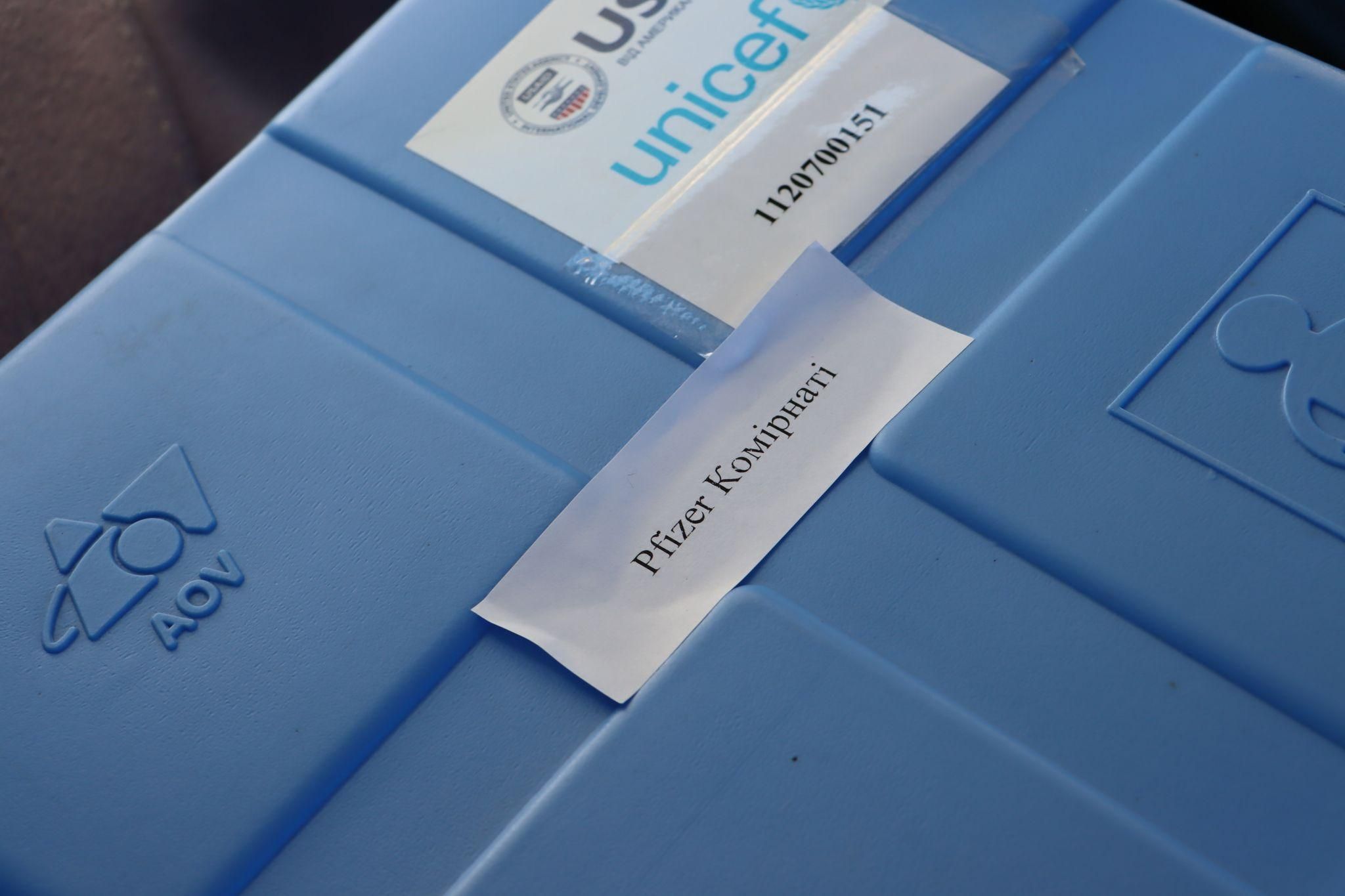 Новини Тернополя - фото з Як зберігають препарати й кого щеплюють у вакцинальних автобусах: ми перевірили