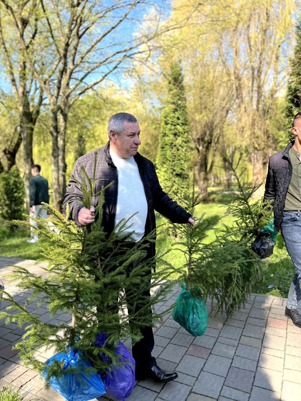 Новини Тернополя - фото з У Тернополі висадили дерева в пам'ять про загиблих на виробництві