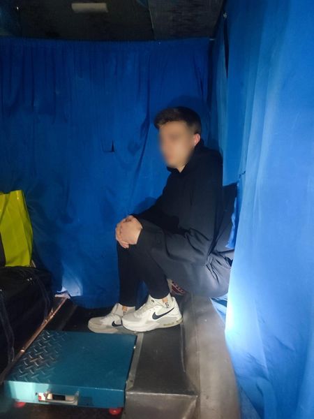 Новини Тернополя - фото з Ухилянт з Тернопільщини намагався у багажнику мікроавтобусу виїхати до Польщі. Як знайшли