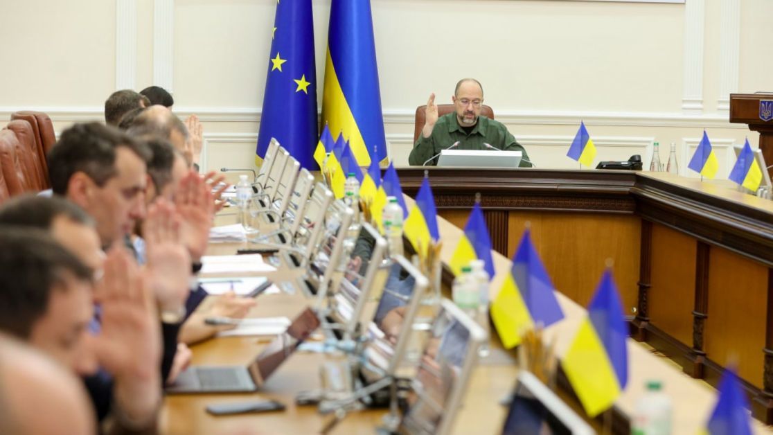 Новини Тернополя - фото з Літери Z і V на номерних знаках тепер заборонені в Україні. Чи правильно?