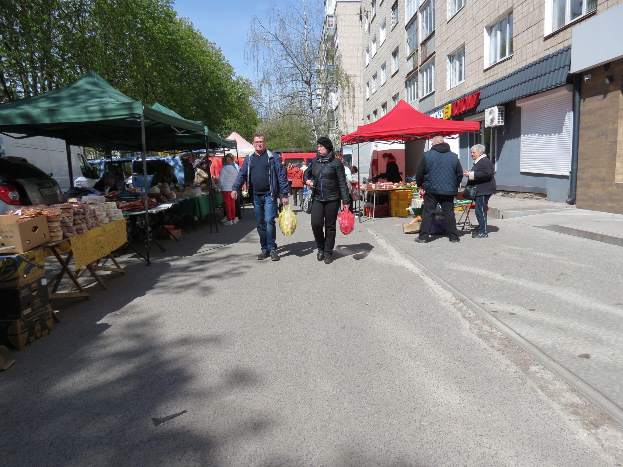 Новини Тернополя - фото з Продають зелень по 30 за пучок, а яйця по 4 гривні: репортаж із сільськогосподарських ярмарок Тернополя