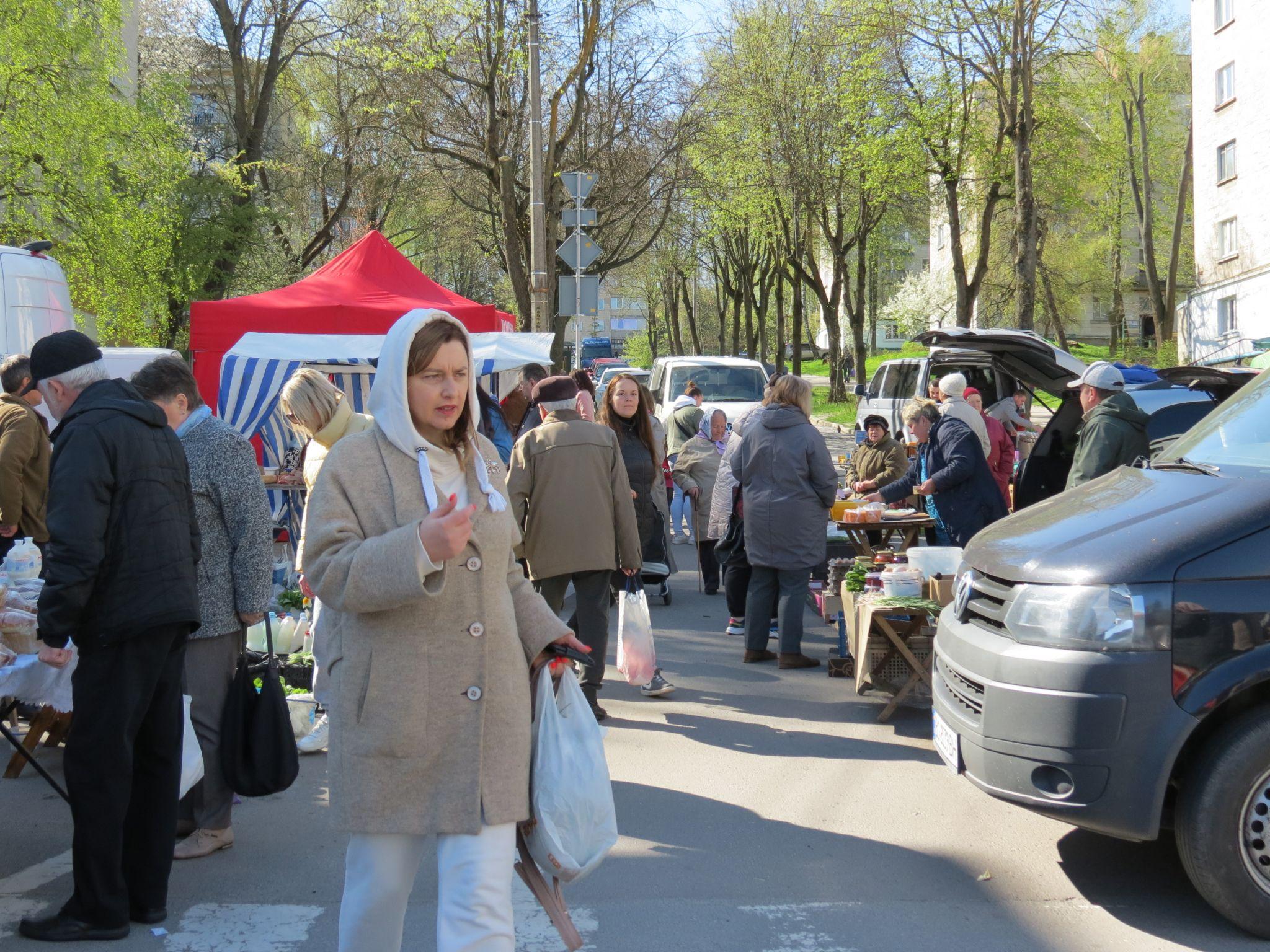 Новини Тернополя - фото з Продають зелень по 30 за пучок, а яйця по 4 гривні: репортаж із сільськогосподарських ярмарок Тернополя
