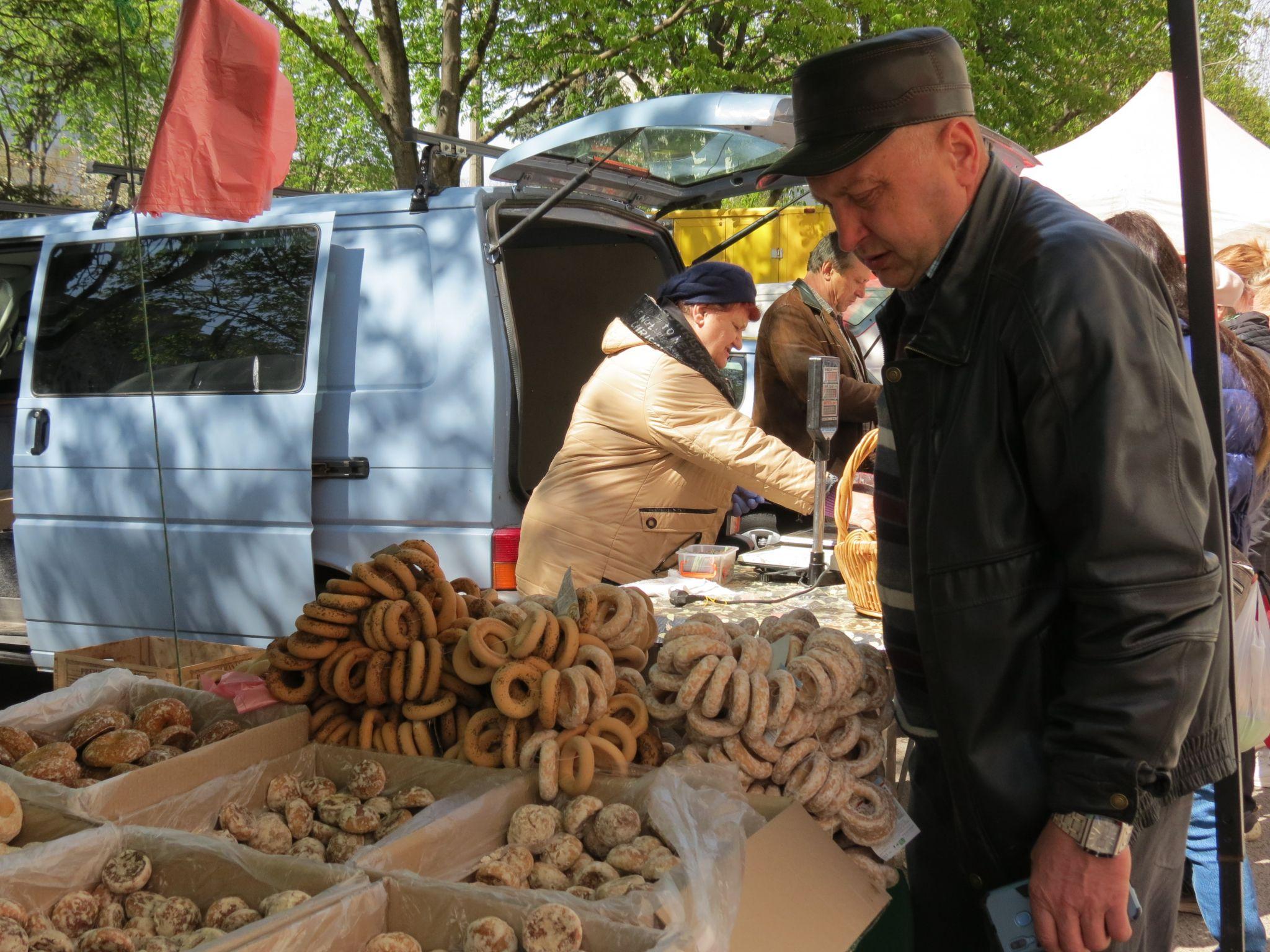 Новини Тернополя - фото з Продають зелень по 30 за пучок, а яйця по 4 гривні: репортаж із сільськогосподарських ярмарок Тернополя