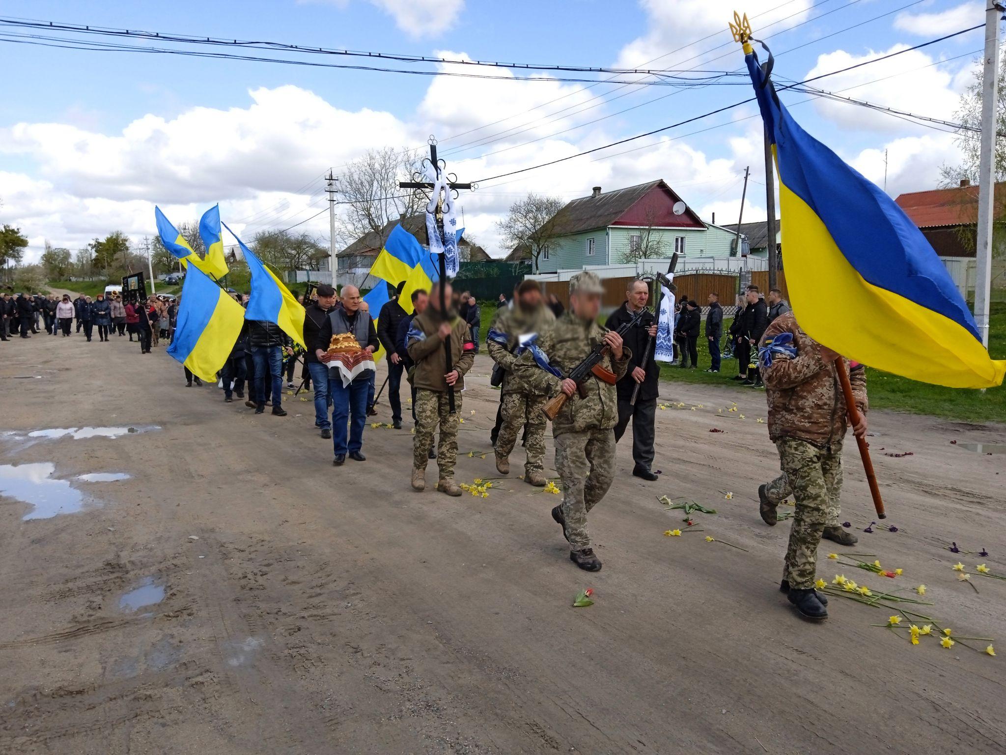 Новини Хмельницького - фото з «Обіцяв повернутися з нареченою, а повернувся - на щиті»: загинув воїн з Шепетівщини
