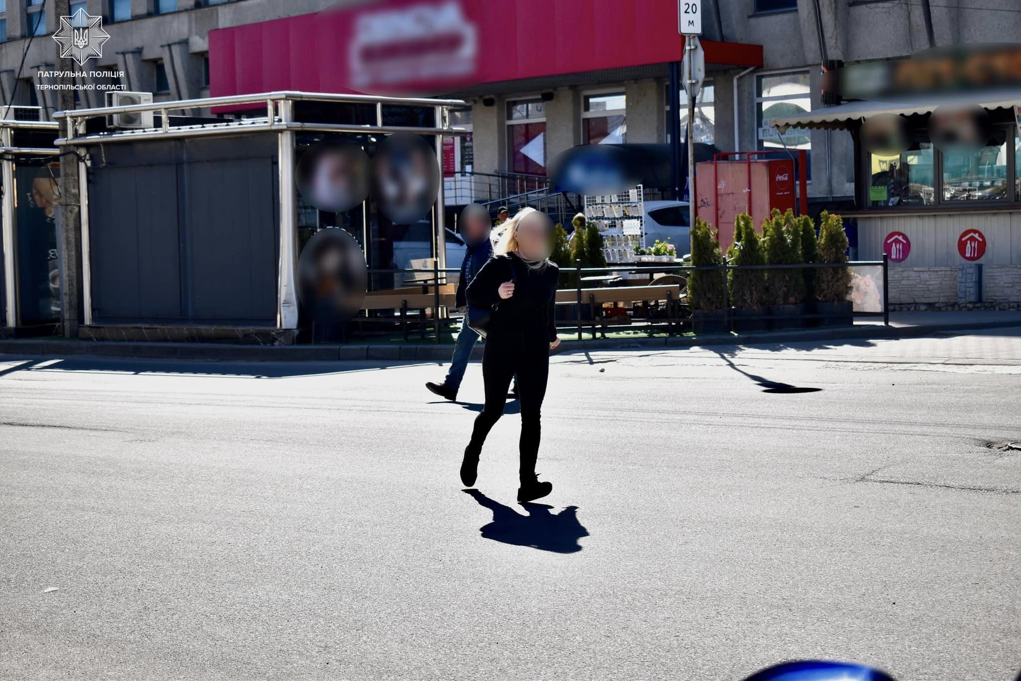 Новини Тернополя - фото з Чи знають тернополяни, як правильно переходити дорогу, – запитували патрульні і штрафували порушників