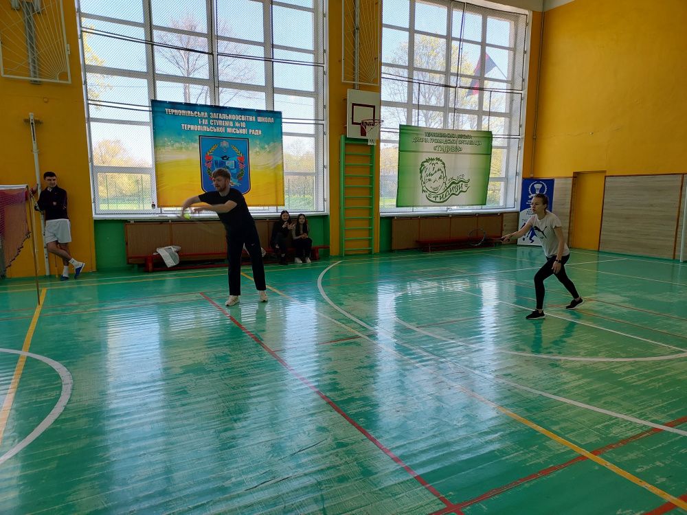 Новини Тернополя - фото з У Тернополі пройшов турнір з бадмінтону пам’яті Юрія Беркити