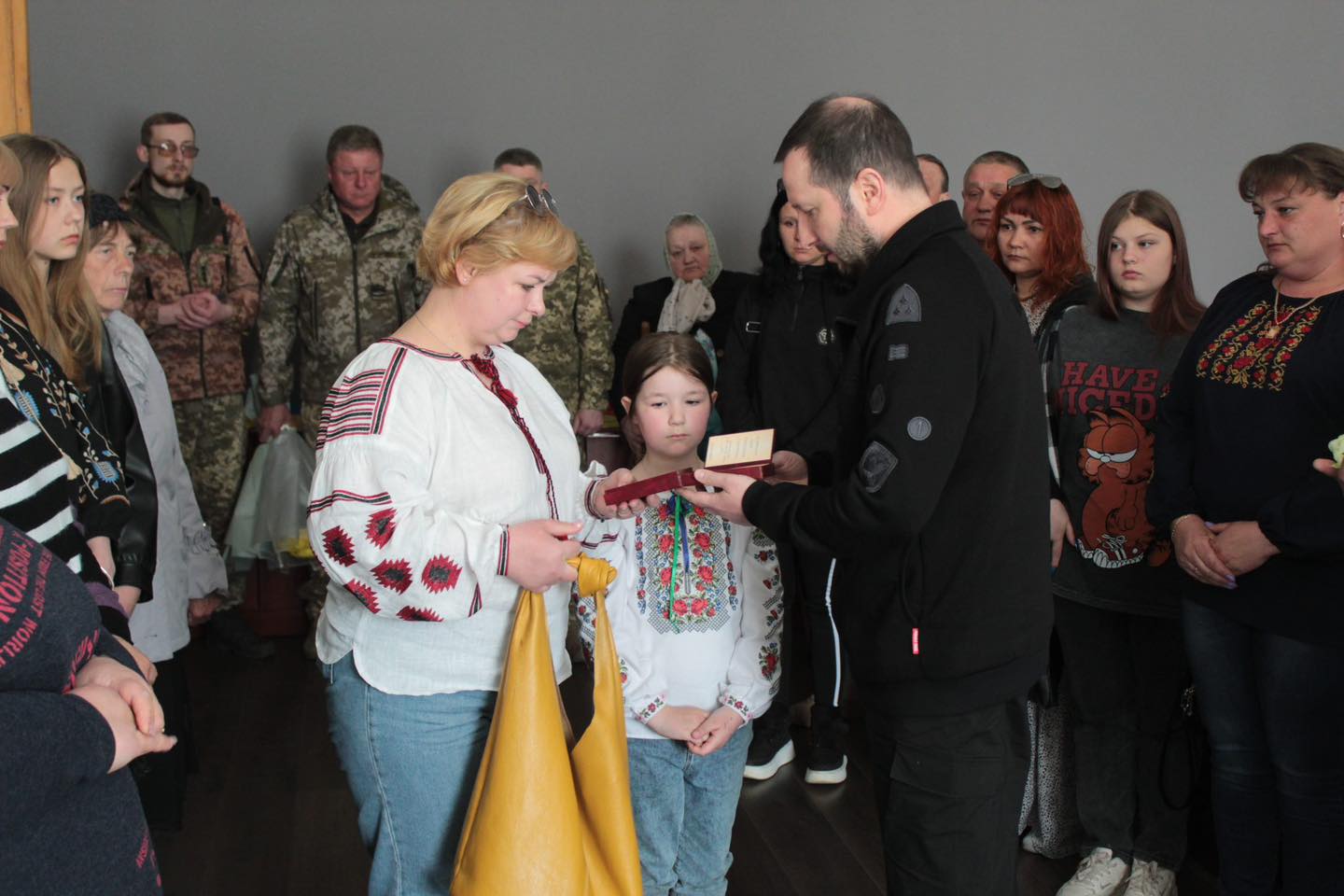 Новини Хмельницького - фото з Орденами й медалями посмертно нагородили 11 загиблих бійців з Хмельниччини