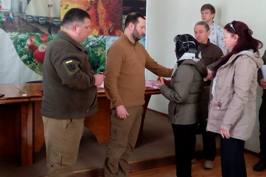 Новини Хмельницького - фото з Орденами й медалями посмертно нагородили 11 загиблих бійців з Хмельниччини