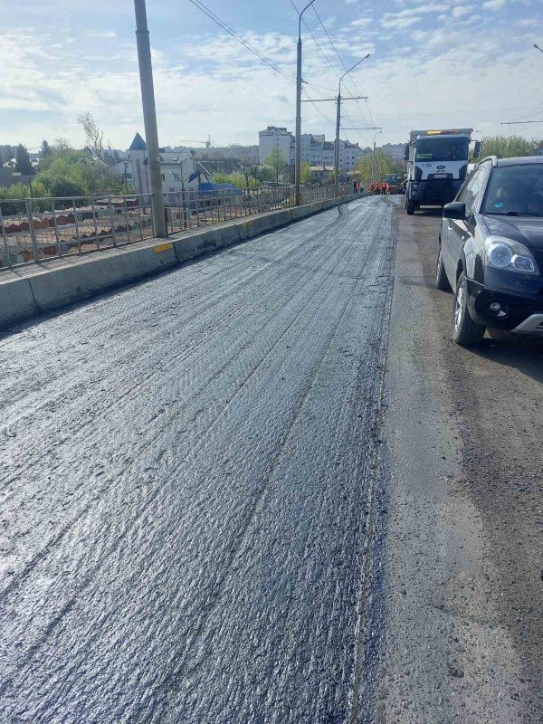 Новини Тернополя - фото з Триває ремонт дороги на Бродівському шляхопроводі. Де ще працюють дорожники?