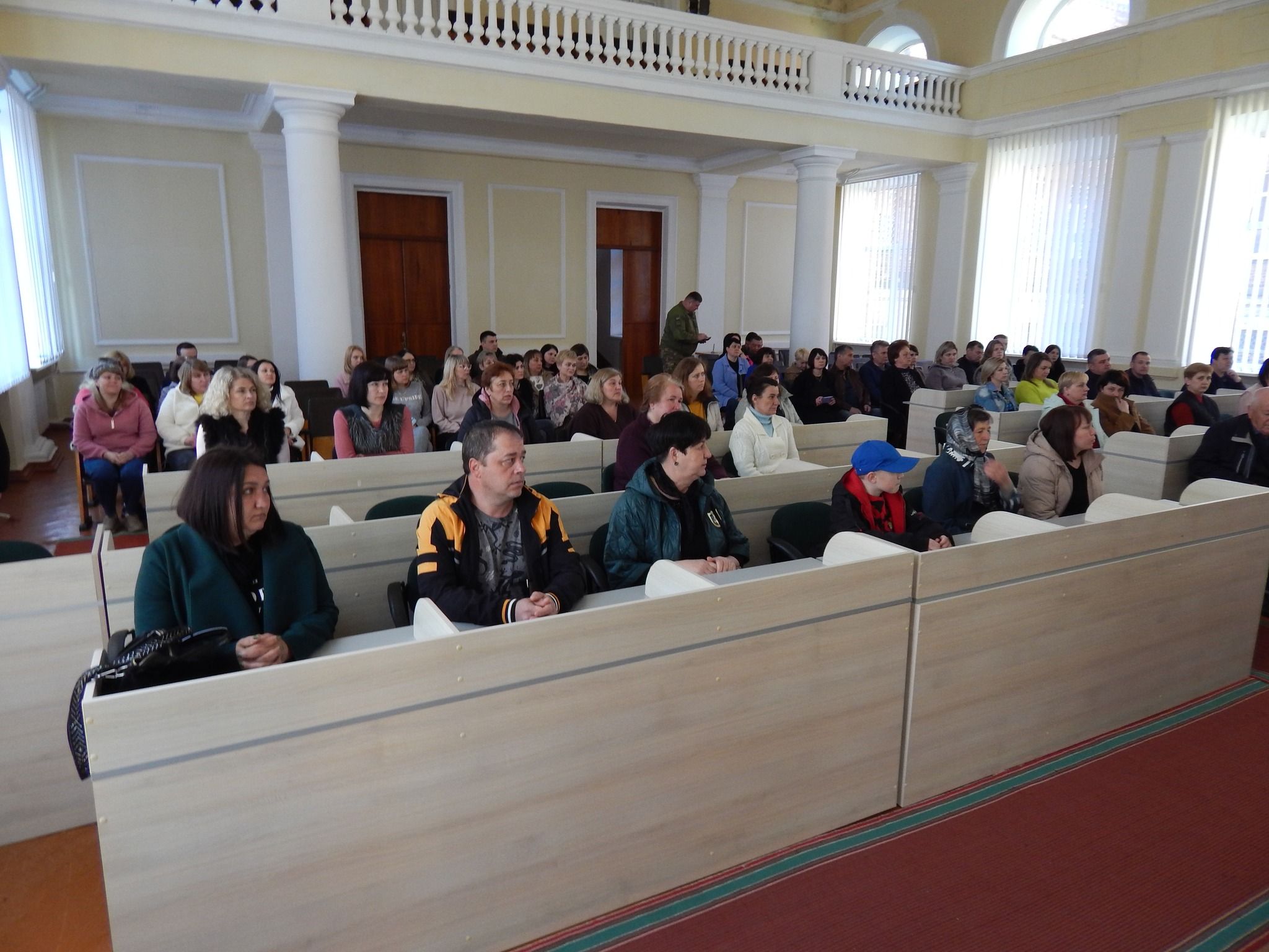 Новини Хмельницького - фото з Рідним трьох загиблих воїнів зі Славути передали посмертні ордени