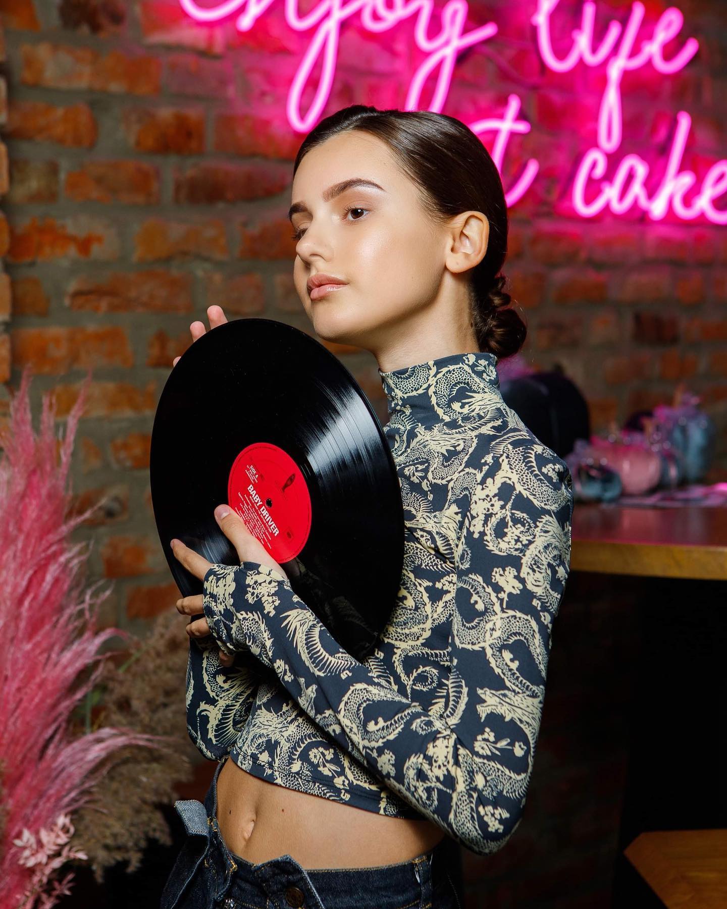 Новини Вінниці - фото з Інтерв’ю з Darisha: як починався творчий шлях юної співачки та про що пісня «Під вінницьким дощем»