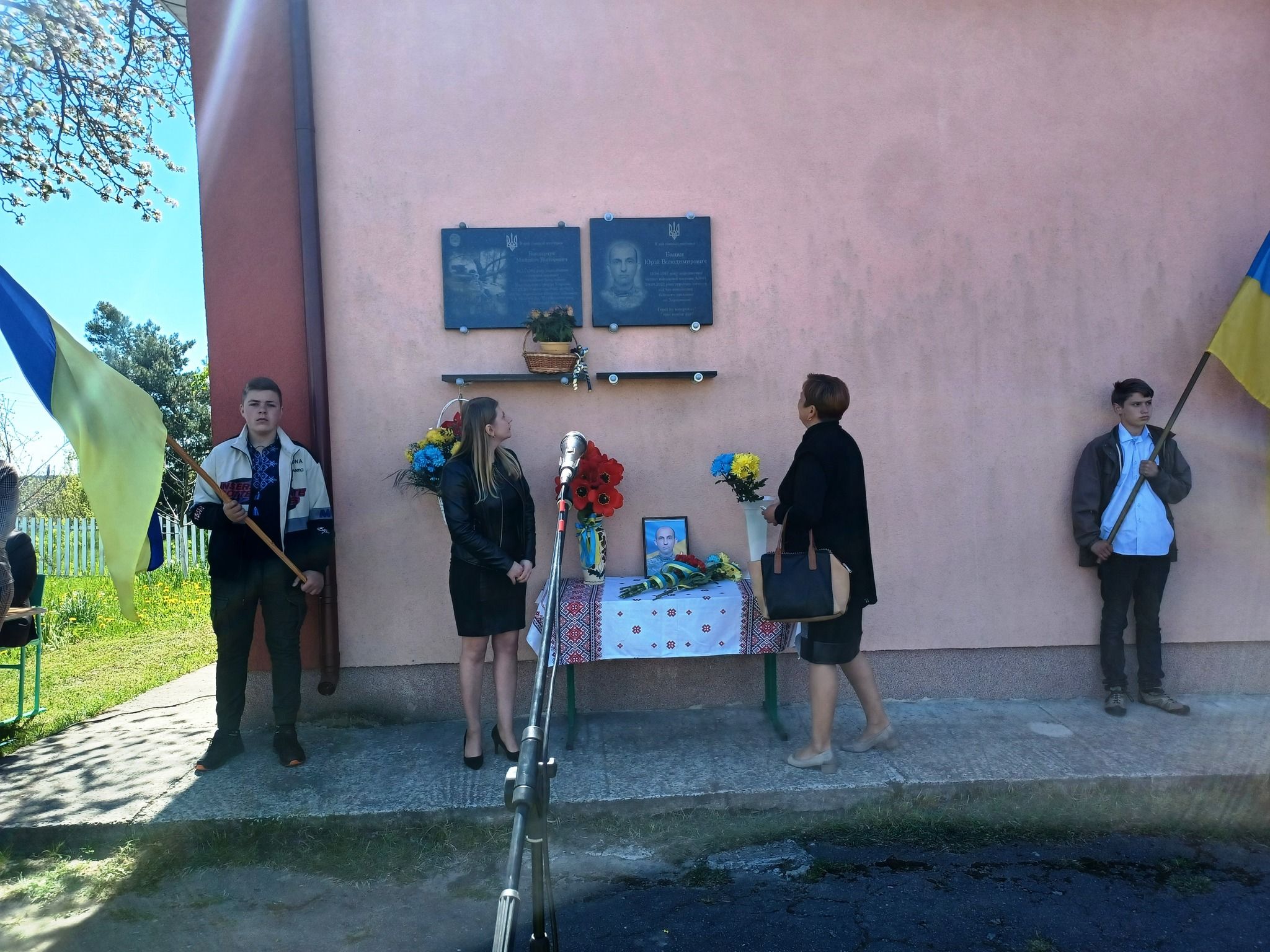 Новини Хмельницького - фото з На Шепетівщині увіковічнили пам’ять загиблого солдата (ФОТО)