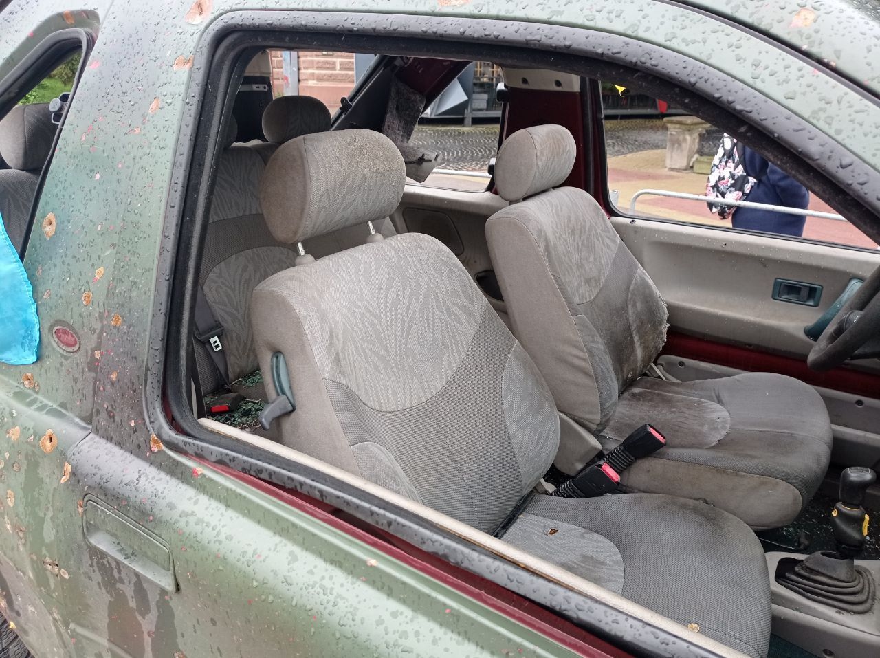 Новини Тернополя - фото з На Театральному майдані виставили розстріляне авто наших захисників