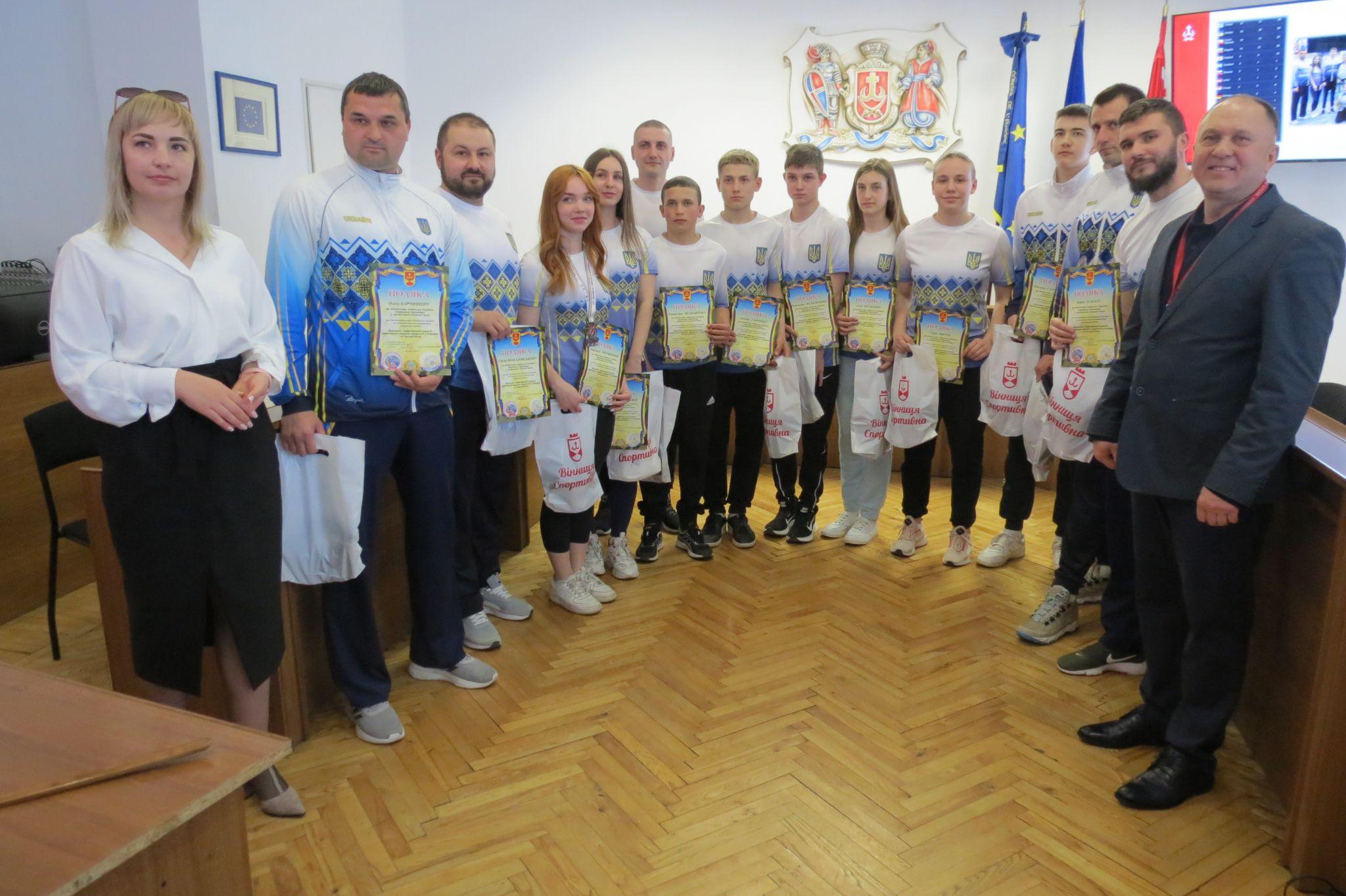 Новини Вінниці - фото з У Вінниці нагородили 55 призерів Всеукраїнських і міжнародних змагань та їх тренерів