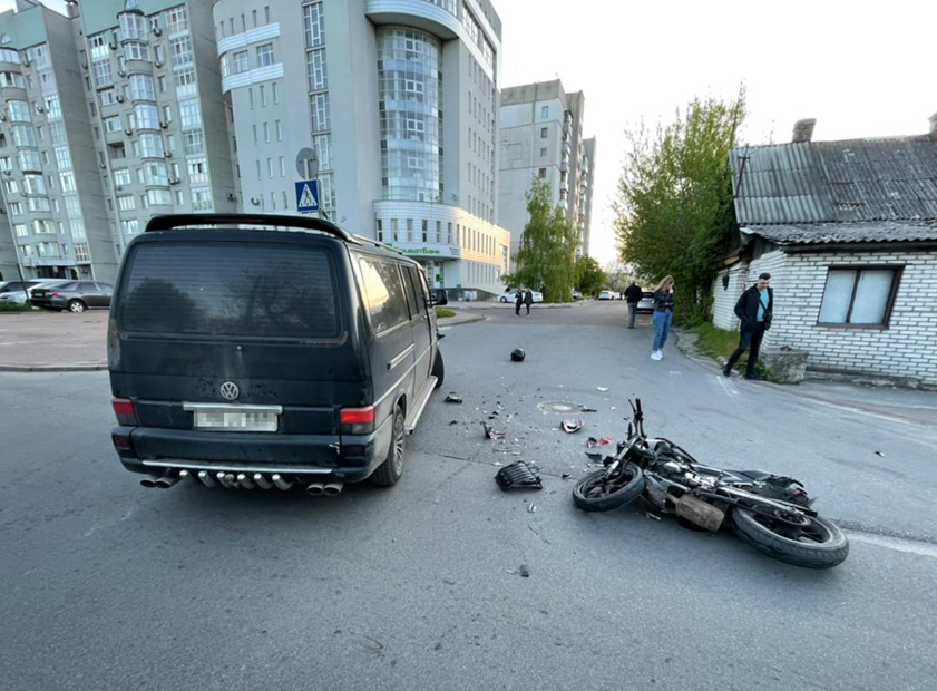 у житомирі поліція з’ясовує обставини дтп з травмуванням 15-річного мотоцикліста