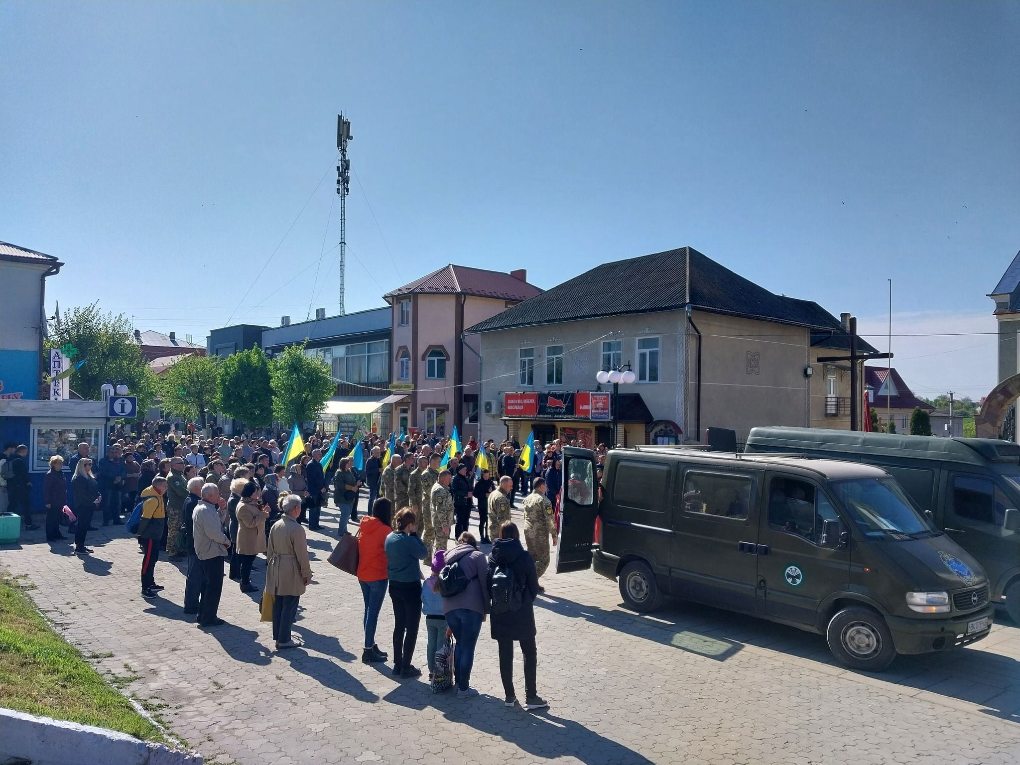 Новини Тернополя - фото з Борщівська громада у жалобі зустріла своїх полеглих Героїв