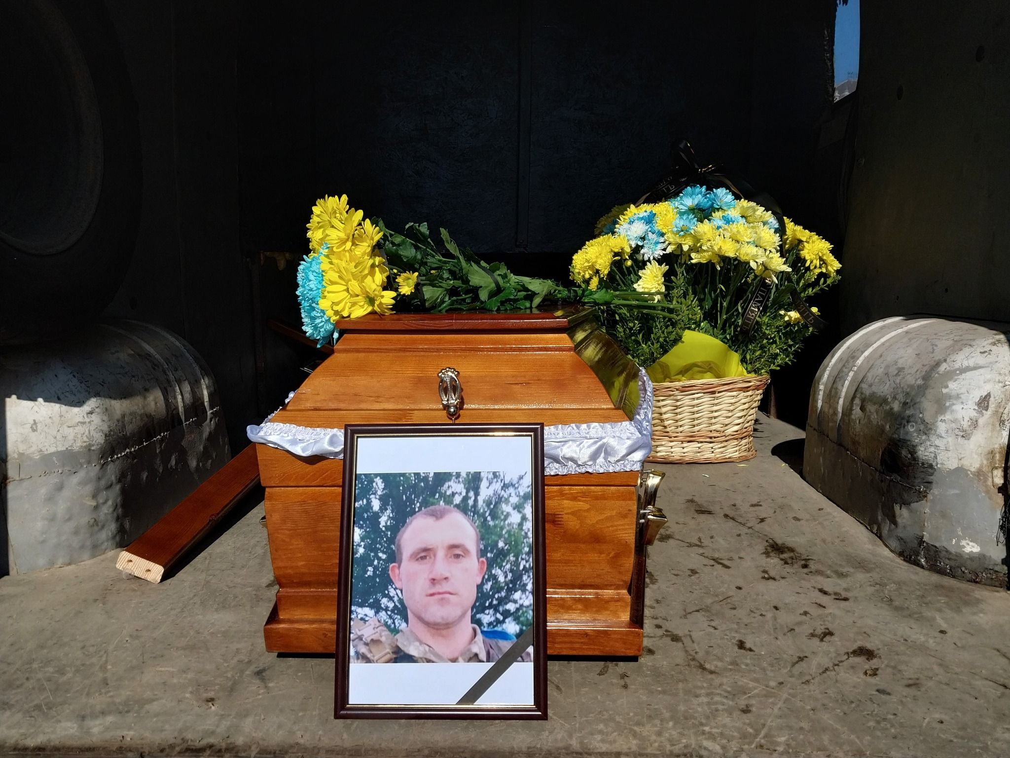 Новини Тернополя - фото з Борщівська громада у жалобі зустріла своїх полеглих Героїв