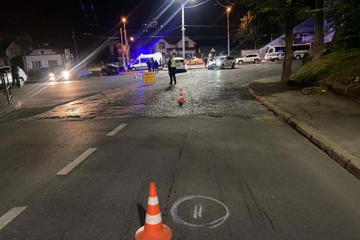 Новини Тернополя - фото з Аварія біля шостого магазину: чи був напідпитку водій Audi Q7 і що про нього відомо? Подробиці