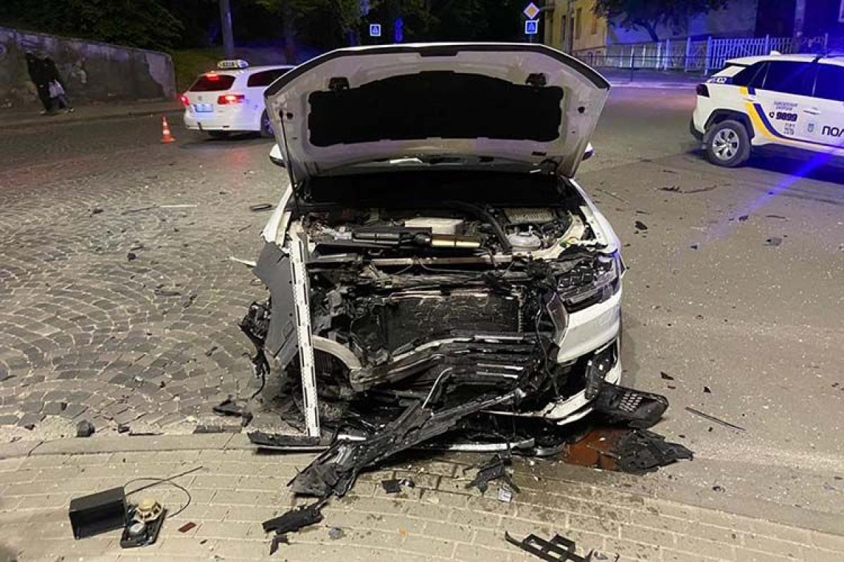 Новини Тернополя - фото з Аварія біля шостого магазину: чи був напідпитку водій Audi Q7 і що про нього відомо? Подробиці