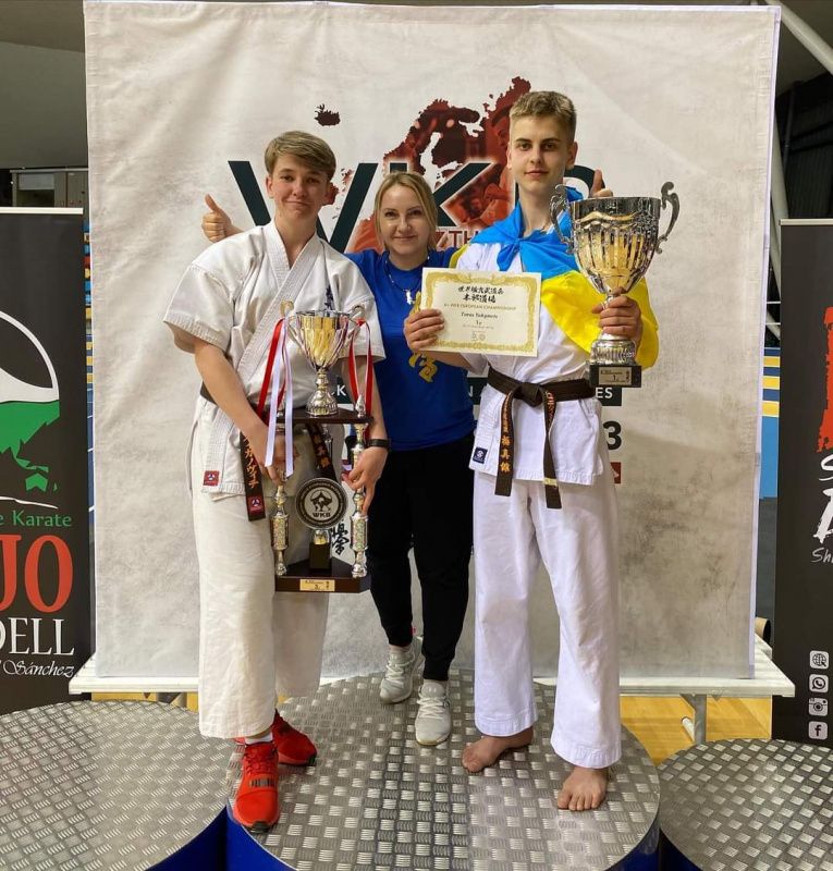 Новини Тернополя - фото з Юні тернополяни підіймались на п’єдестал VI чемпіонату Європи з кіокушин карате