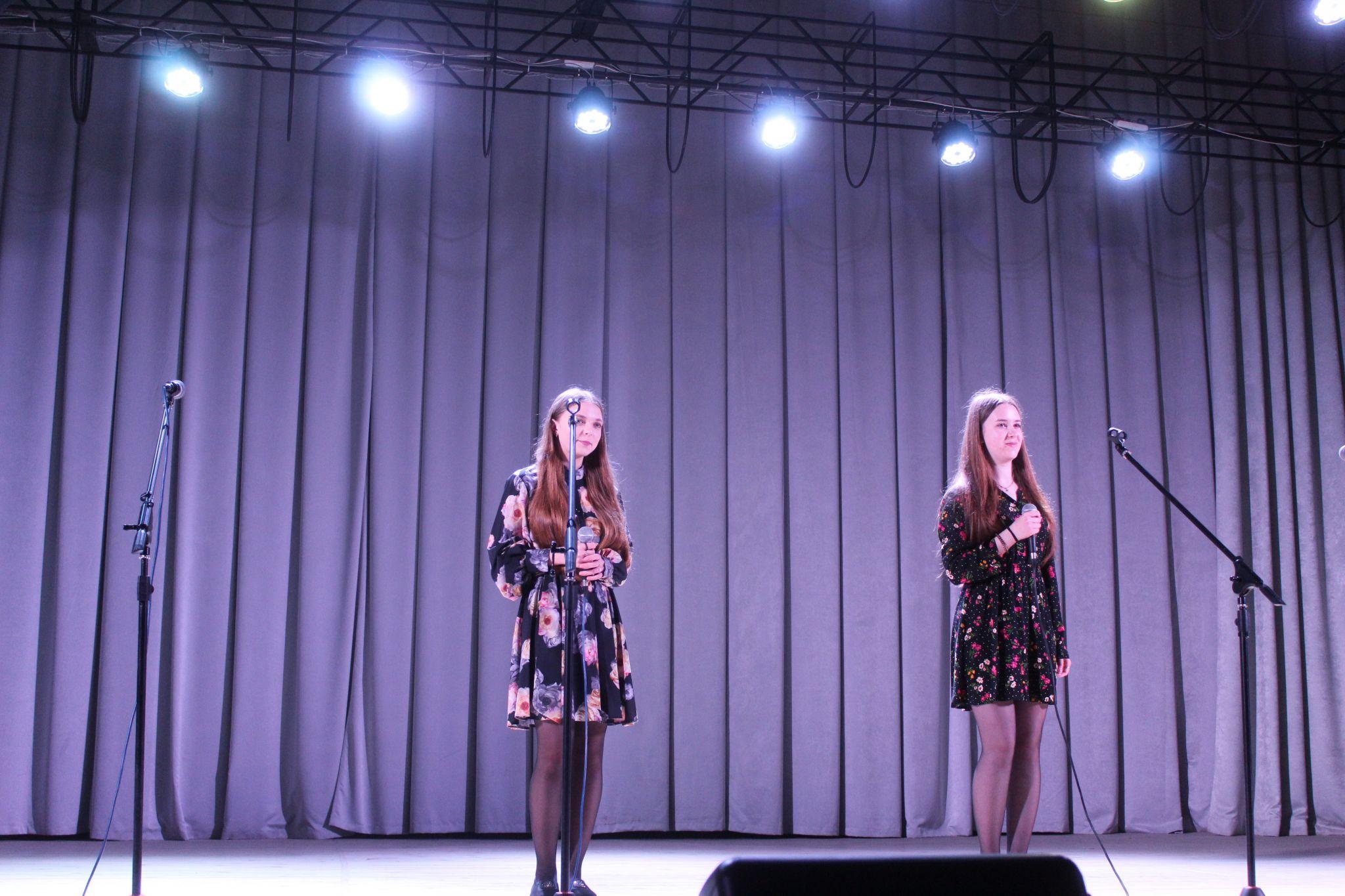 Новини Козятина - фото з На День пам’яті і примирення ветеранам праці співав «Прометей» і діти