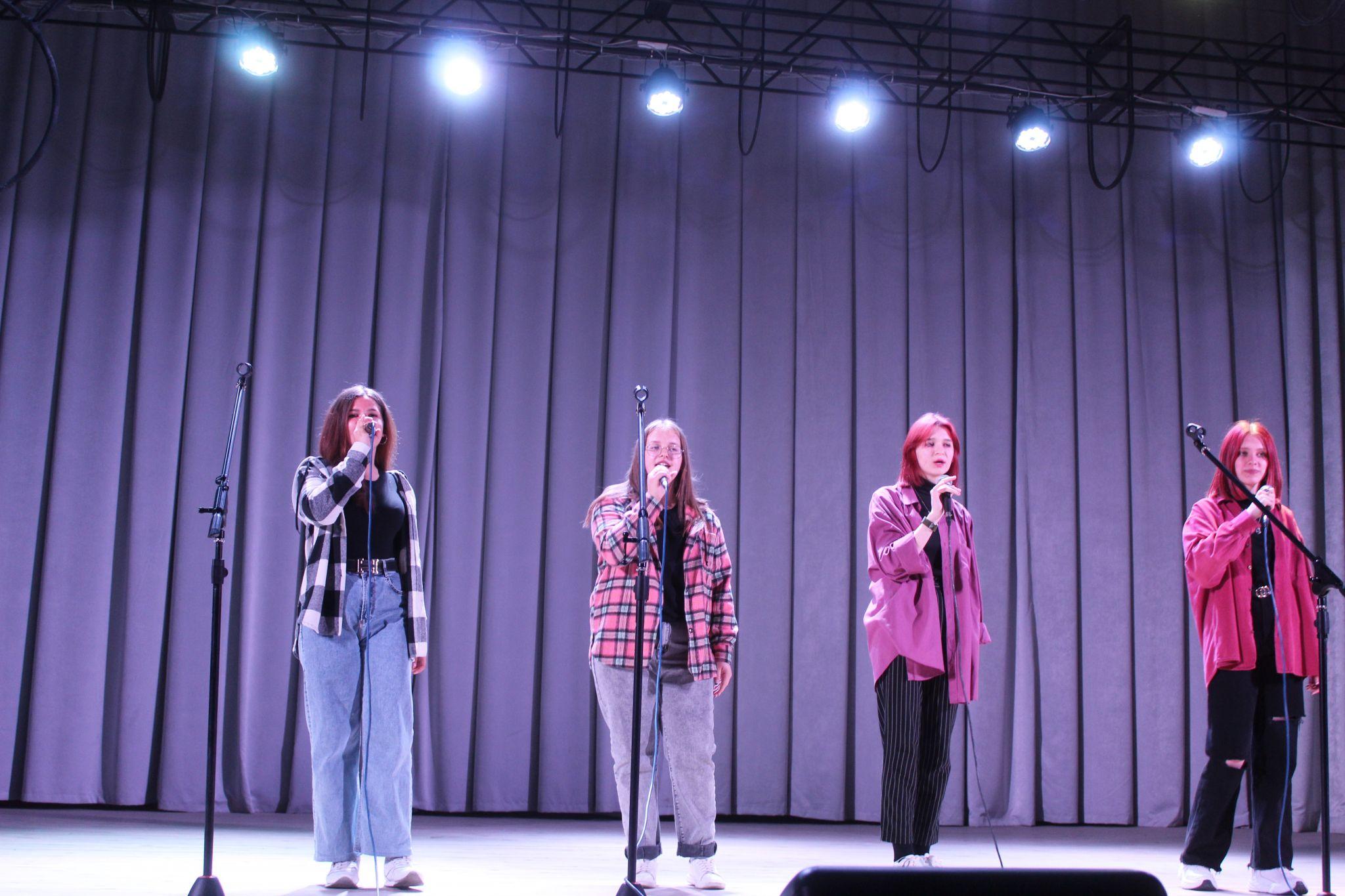 Новини Козятина - фото з На День пам’яті і примирення ветеранам праці співав «Прометей» і діти