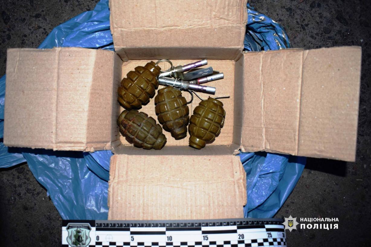 Новини Вінниці - фото з Зброя з фронту: в Іллінцях чоловік продавав снайперську гвинтівку та гранати