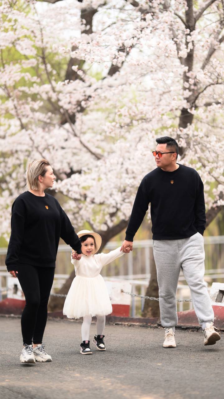 Новини Тернополя - фото з Живе у Китаї, а серцем – з Україною. Історія волонтерки з кременецьким корінням