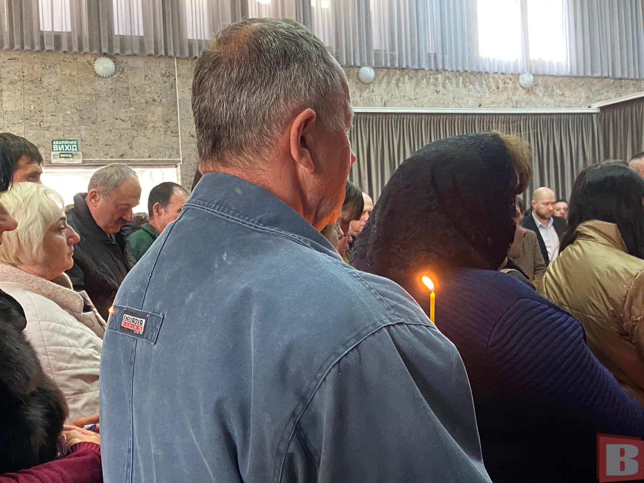 Новини Хмельницького - фото з У Хмельницькому попрощалися із Василем Гав’юком. У нього залишилася дружина і донька