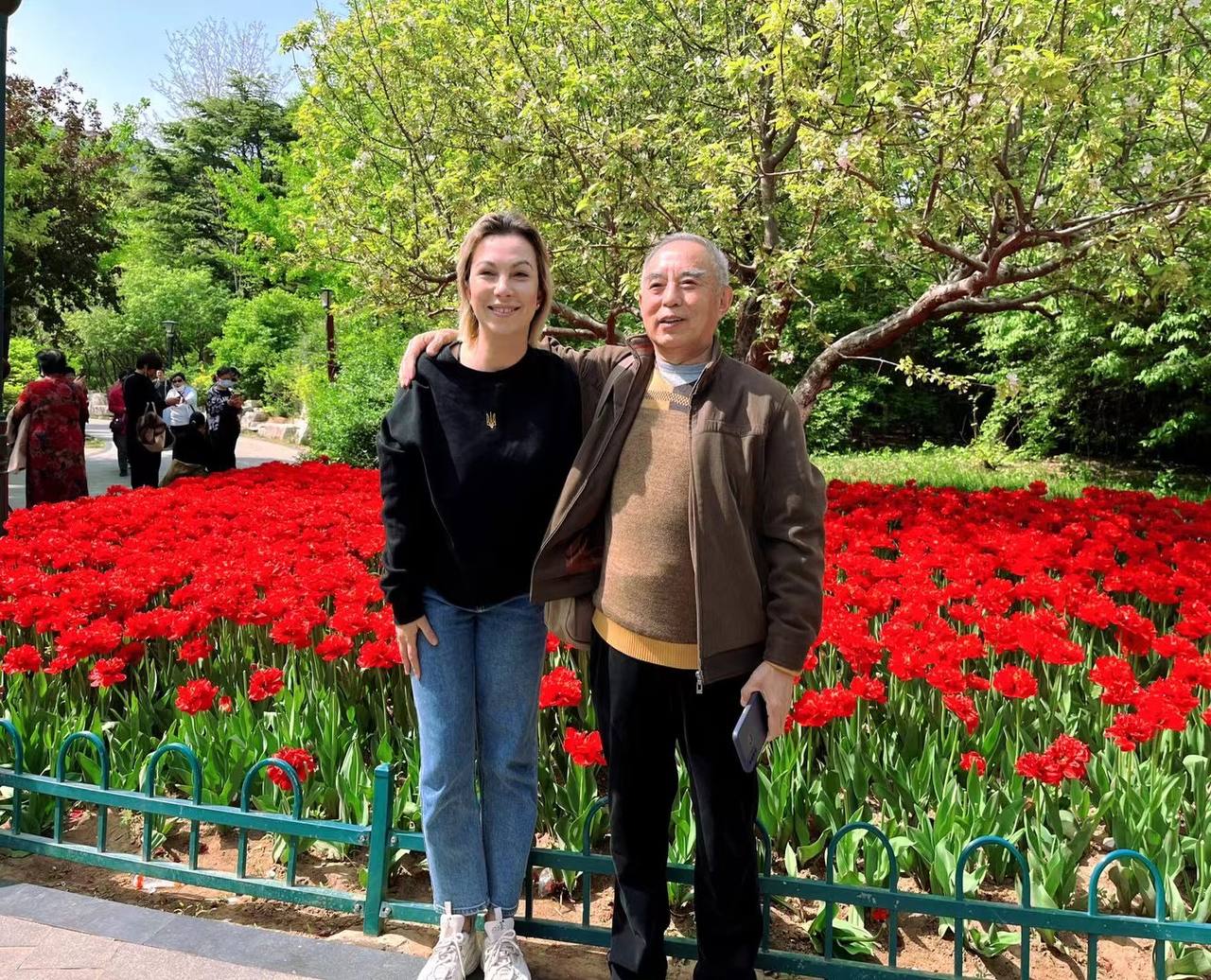 Новини Тернополя - фото з Живе у Китаї, а серцем – з Україною. Історія волонтерки з кременецьким корінням