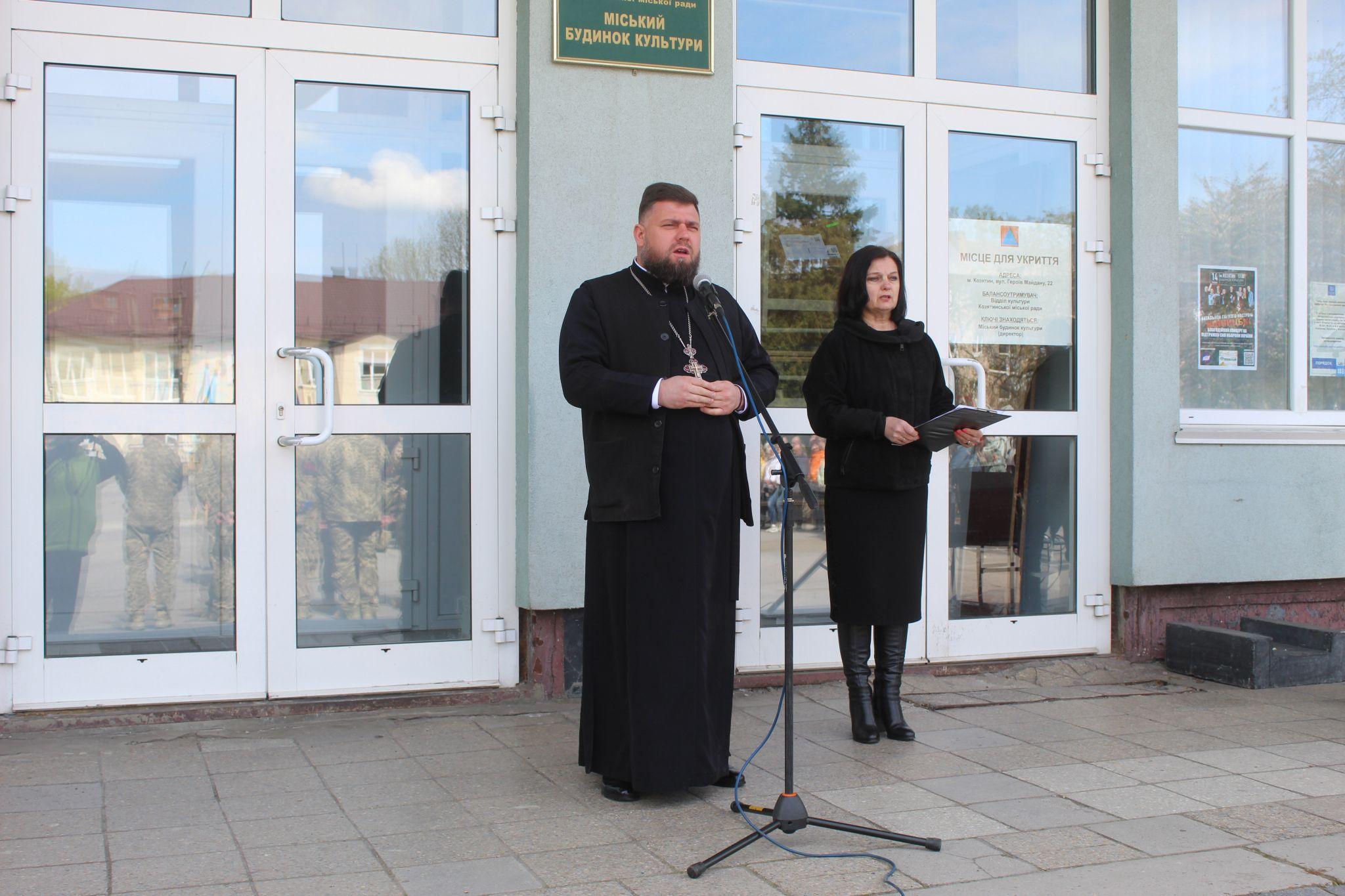 Новини Козятина - фото з «Синочку, я довго чекала і ти повернувся, але не так…» В останню дорогу провели Віктора Тимощука