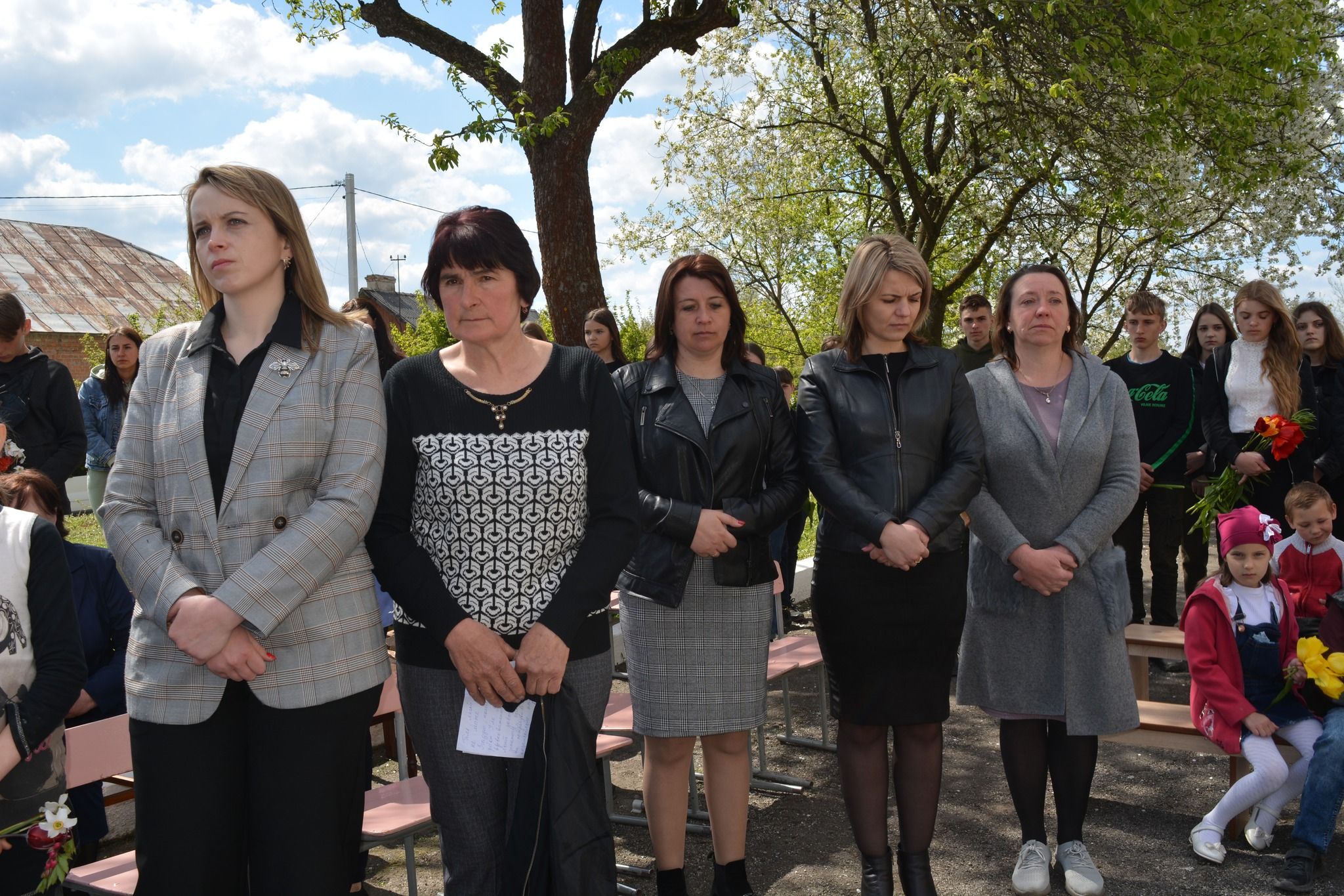 Новини Тернополя - фото з Увічнений в рідній школі: у Шимківцях відкрили дошку та посадили алею на честь Героя  Олега Похилінського