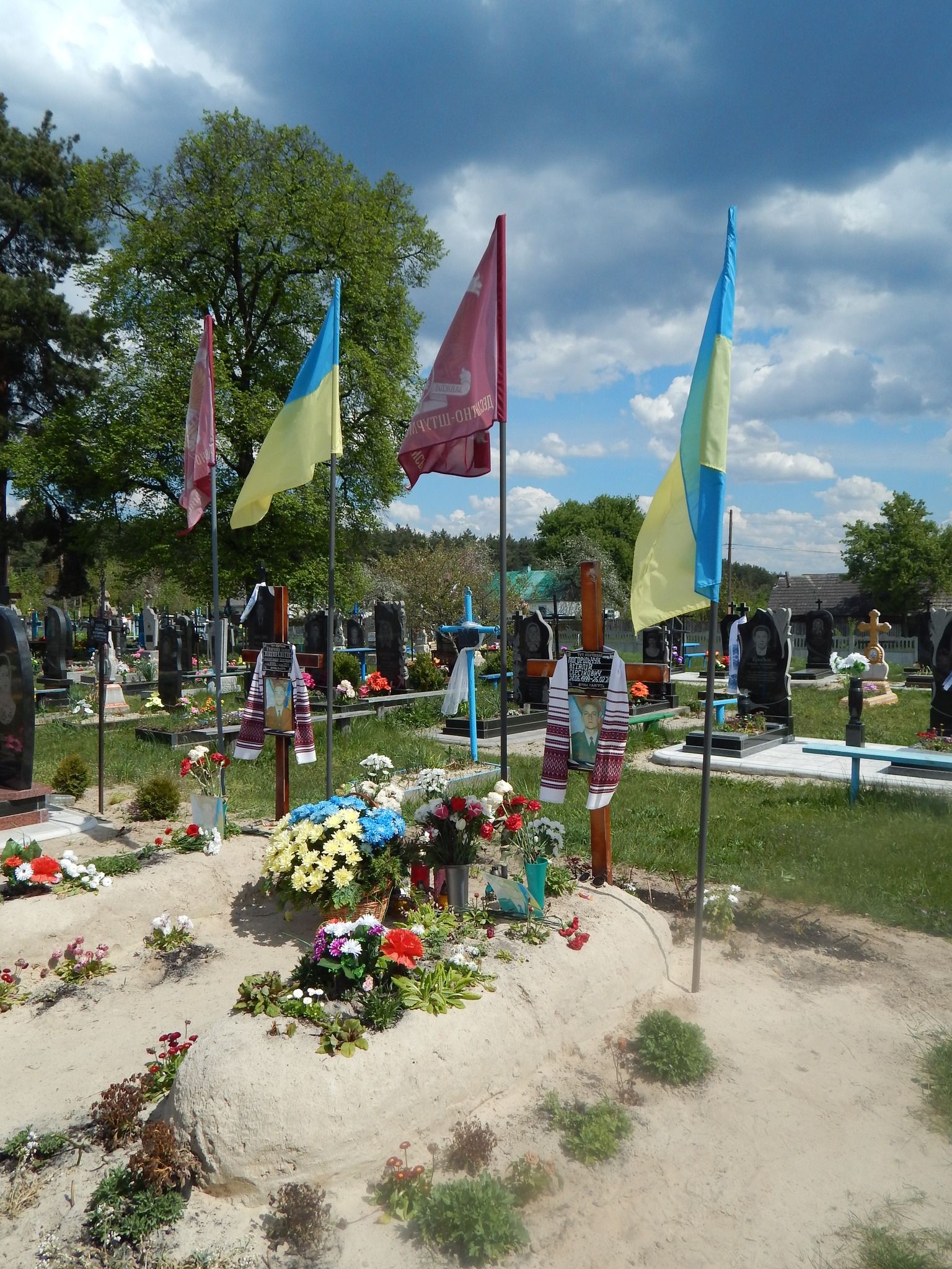 Новини Хмельницького - фото з Братів-воїнів зі Шепетівщини Зеленський посмертно нагородив орденами «За мужність»