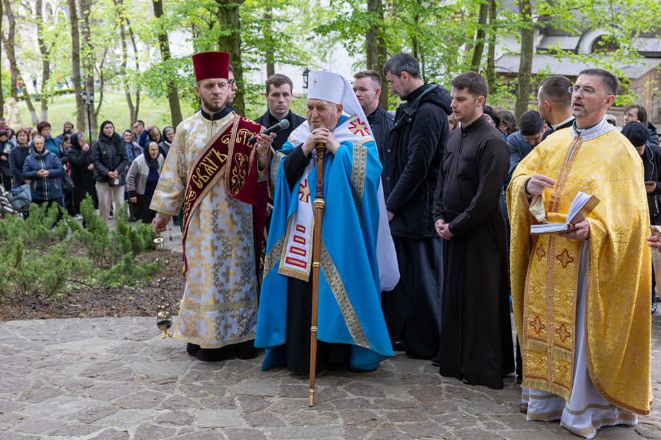 Новини Тернополя - фото з У «Зарваниці» відбулась проща матерів загиблих Героїв